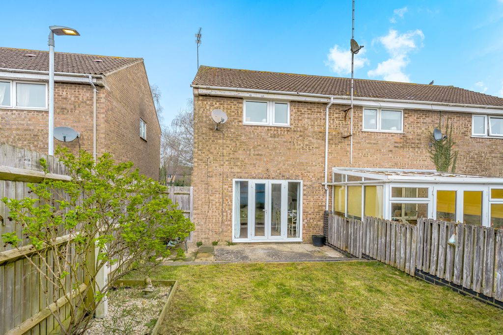Peacocks Close Middleton Cheney